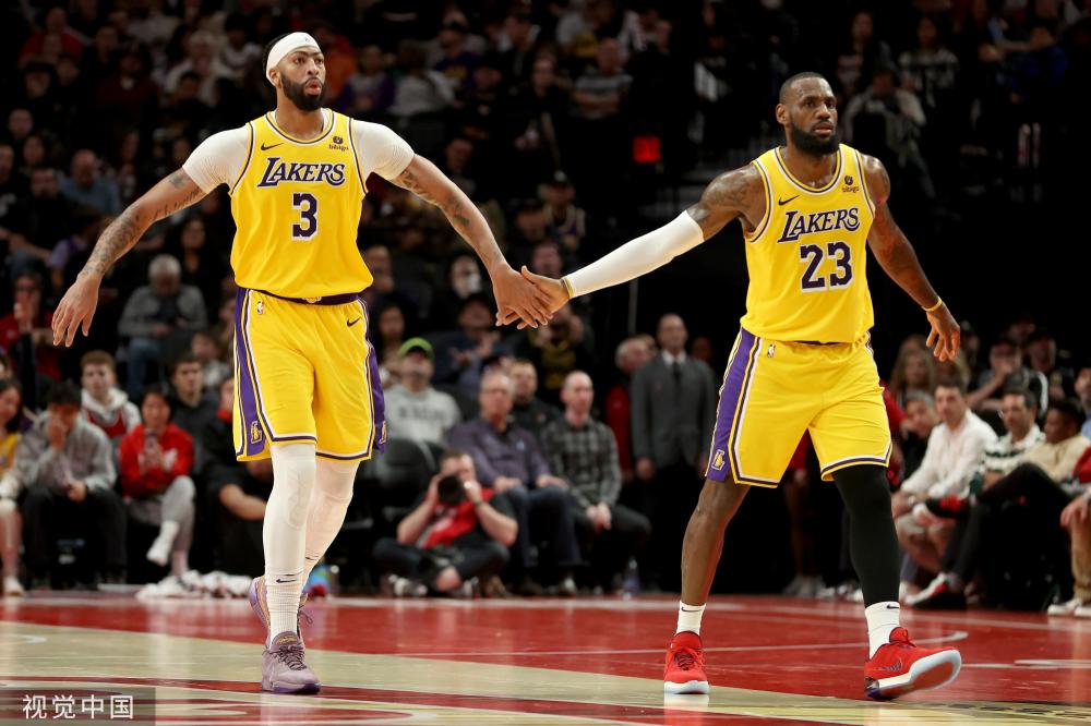 滑队在激烈 滑队在激烈